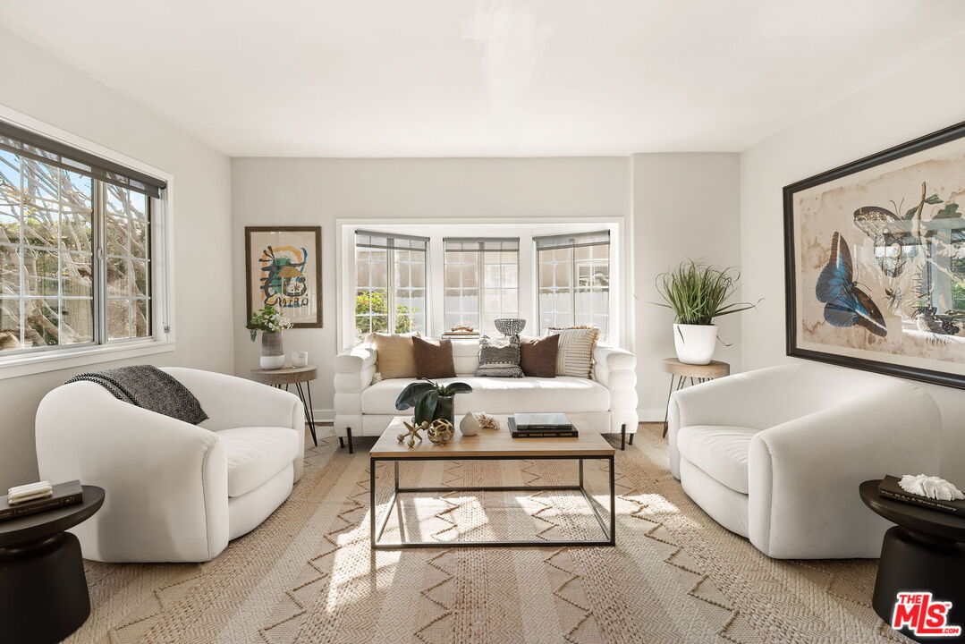 2939 Oakhurst Avenue Los Angeles, CA 90034 - Photo 8 of 32