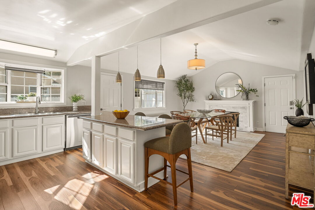 2939 Oakhurst Avenue Los Angeles, CA 90034 - Photo 10 of 32