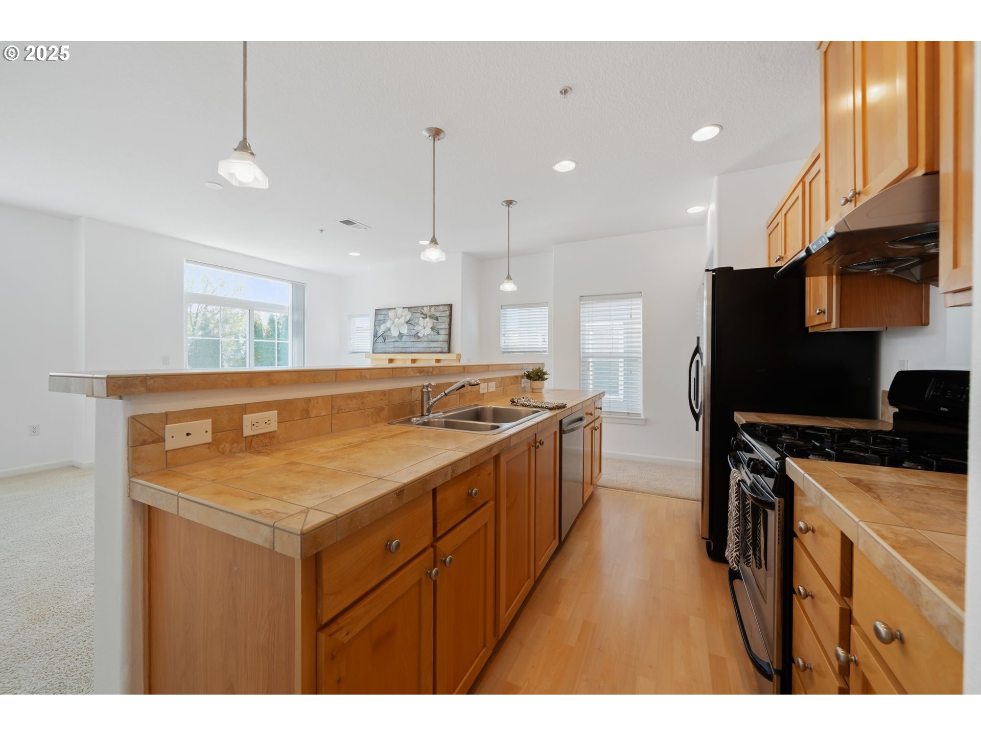 10757 Northeast Red Wing Way, Unit 201 Hillsboro, OR 97006 - Photo 18 of 43 Kitchen