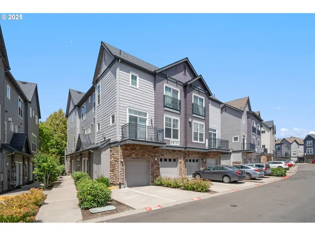 $345,000 | 10757 Northeast Red Wing Way, Unit 201, Hillsboro, OR 97006