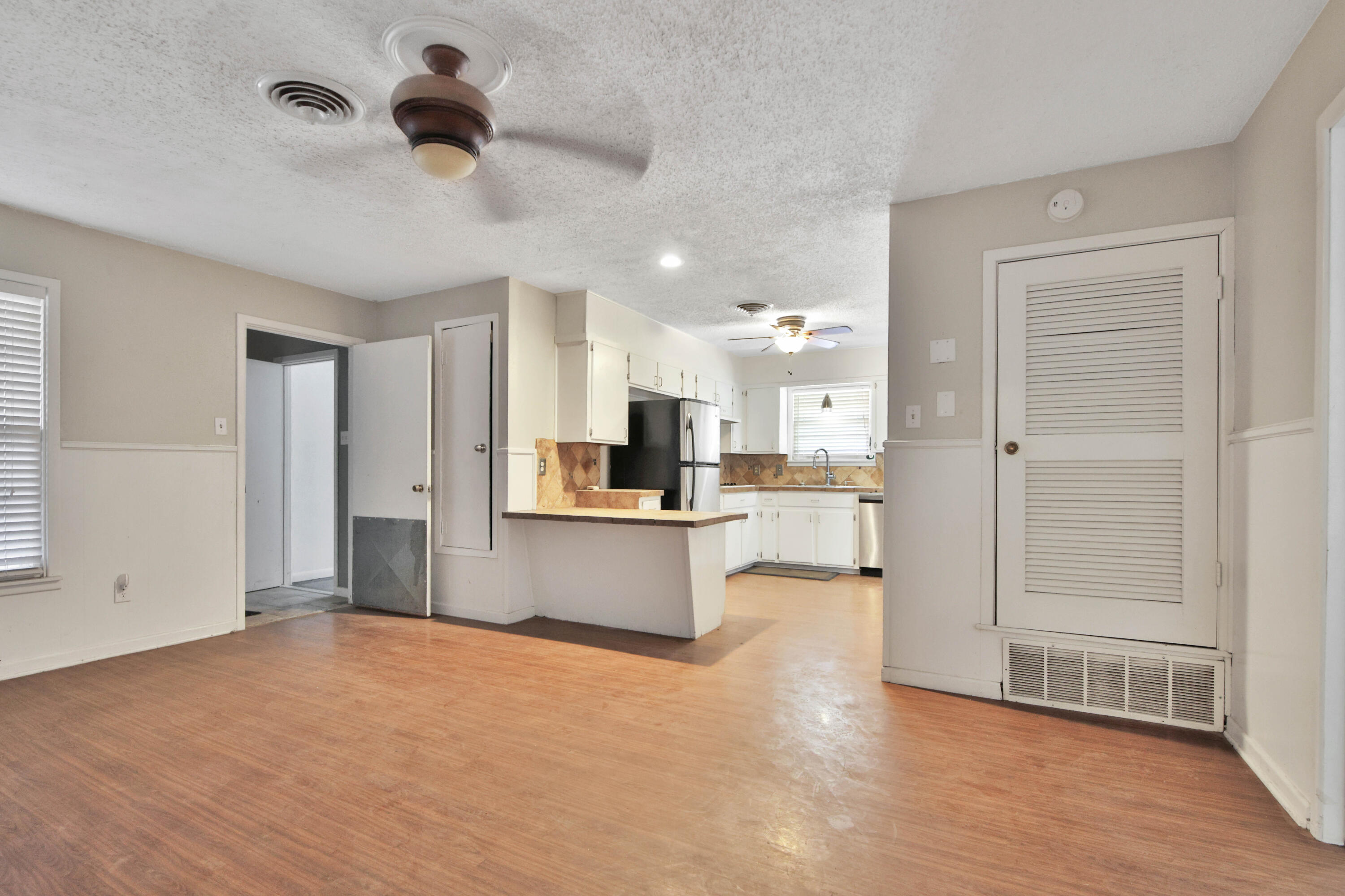 4317 31st Street Lubbock, TX 79410 - Photo 10 of 34 IMG_9833