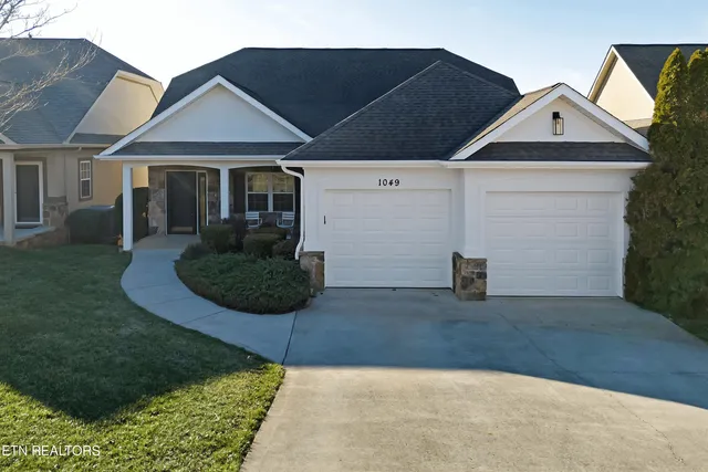 $635,000 | 1049 Rarity Bay Parkway, Vonore, TN 37885