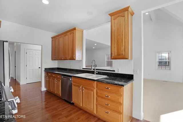 $635,000 | 1049 Rarity Bay Parkway, Vonore, TN 37885