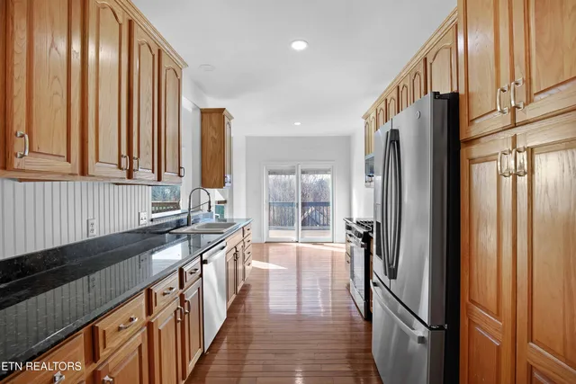 $635,000 | 1049 Rarity Bay Parkway, Vonore, TN 37885