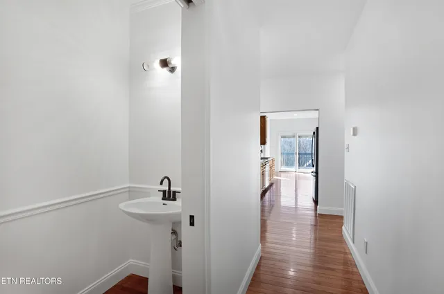 $635,000 | 1049 Rarity Bay Parkway, Vonore, TN 37885