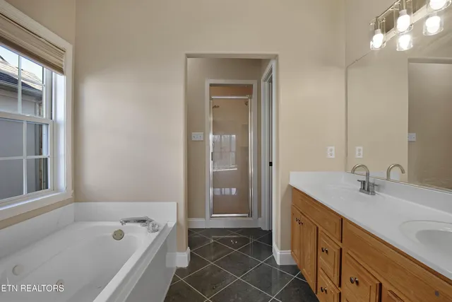 $635,000 | 1049 Rarity Bay Parkway, Vonore, TN 37885