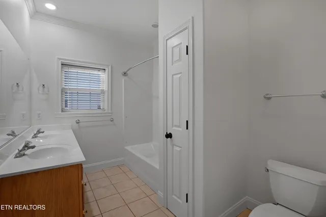 $635,000 | 1049 Rarity Bay Parkway, Vonore, TN 37885