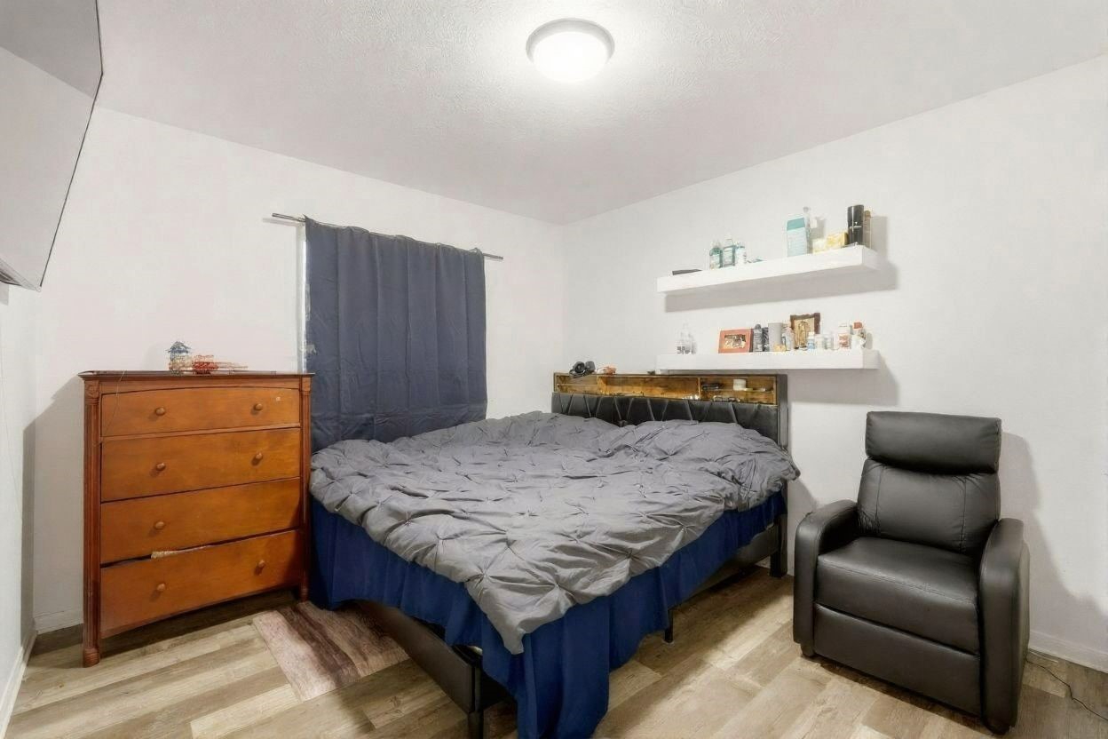 16518 Dover Mills Drive Spring, TX 77379 - Photo 24 of 28 a bedroom with bed and window