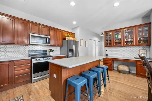 $399,000 | 279 Garden Drive, Elgin, IL 60124