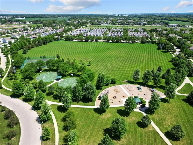 $399,000 | 279 Garden Drive, Elgin, IL 60124