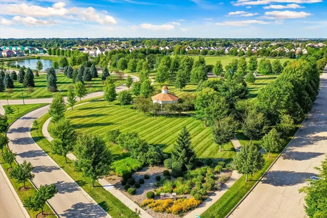 $399,000 | 279 Garden Drive, Elgin, IL 60124