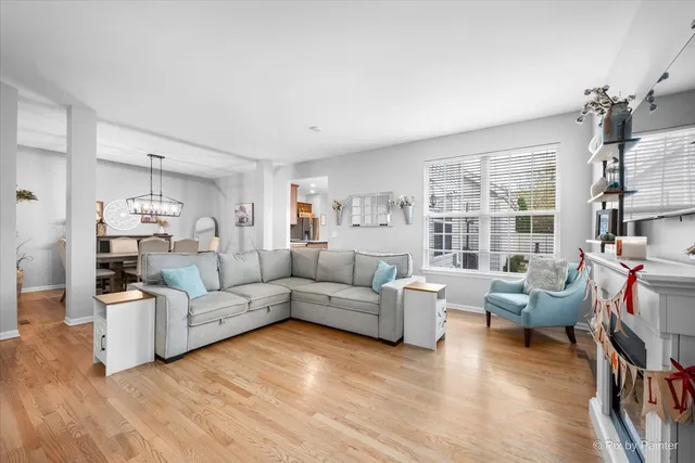 $399,000 | 279 Garden Drive, Elgin, IL 60124