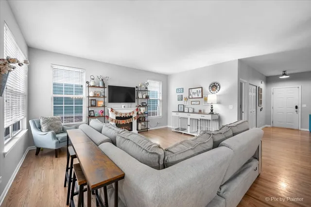 $399,000 | 279 Garden Drive, Elgin, IL 60124