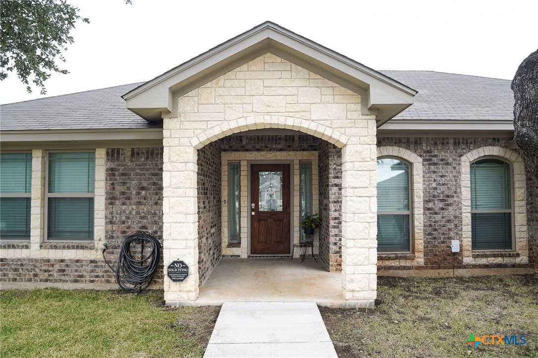 3422 Doss Street Copperas Cove, TX 76522 - Photo 4 of 29 a front view of a house