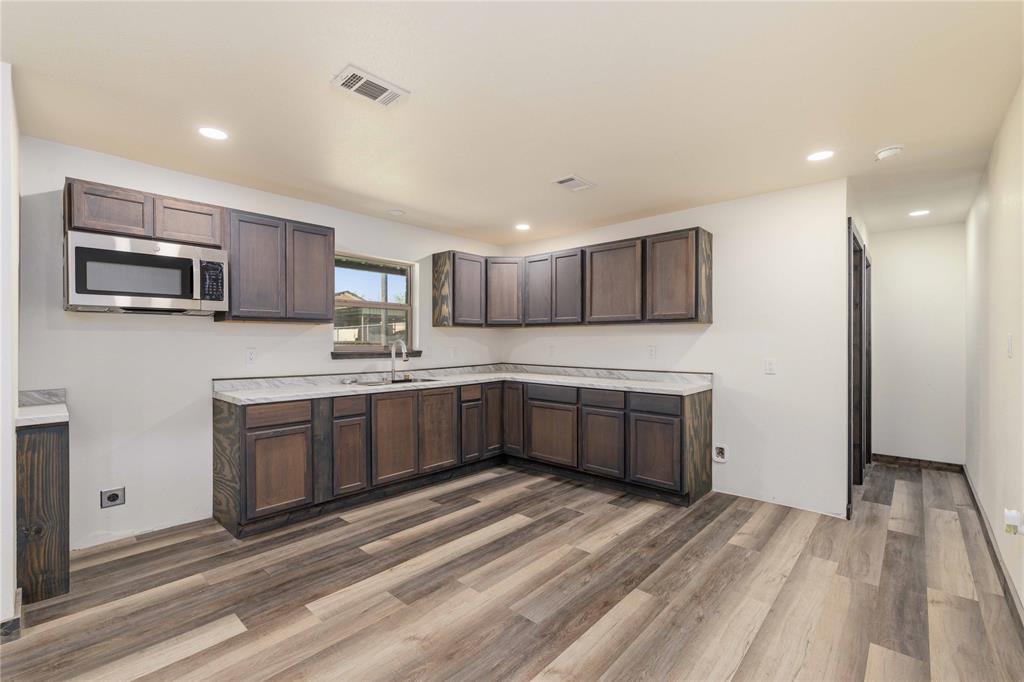 809 West Liveoak Street Coleman, TX 76834 - Photo 9 of 34