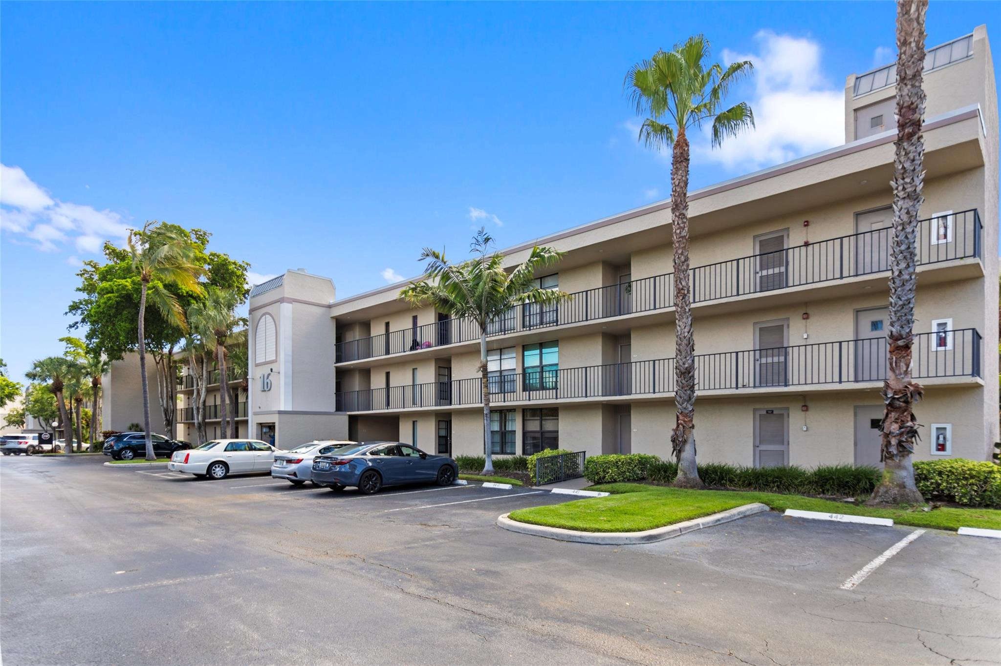 16 Royal Palm Way, Unit 302 Boca Raton, FL 33432 - Photo 3 of 34 Photo 3