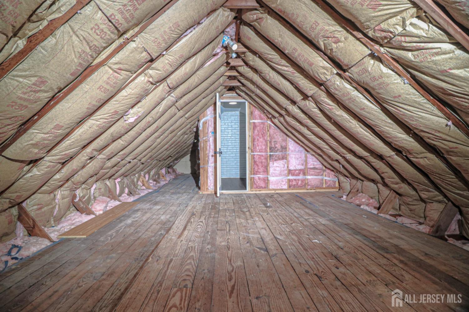 3 Brady Drive Gladstone, NJ 07934 - Photo 33 of 34 a view of entryway with wooden floor