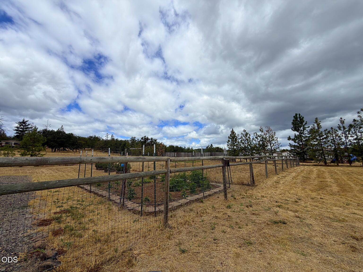63 Rogue River Drive Eagle Point, OR 97524 - Photo 41 of 46