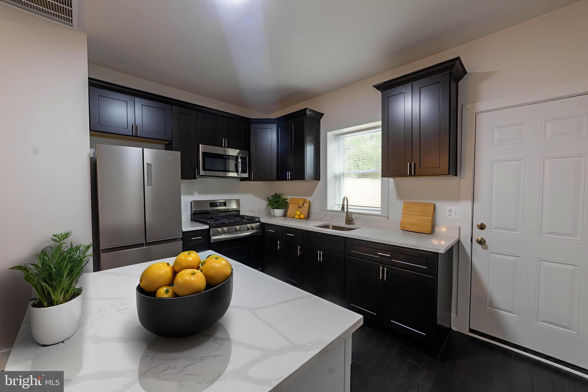 2721 Mosher Street Baltimore, MD 21216 - Photo 6 of 19