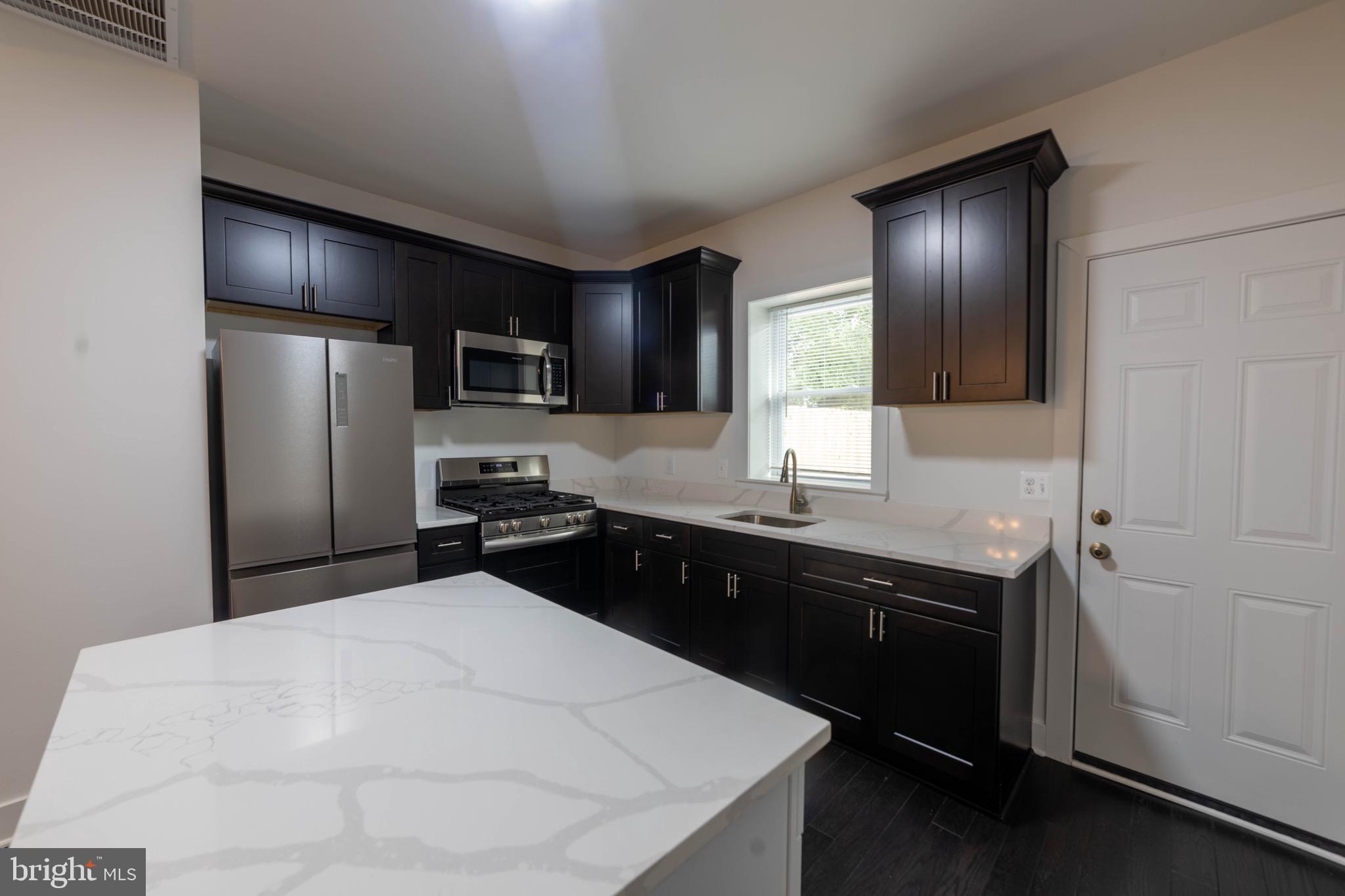 2721 Mosher Street Baltimore, MD 21216 - Photo 7 of 19