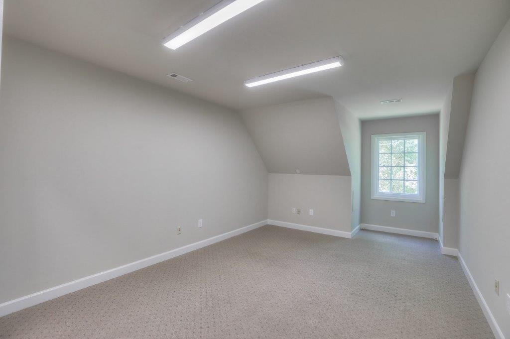 1404 North Main Street Shelbyville, TN 37160 - Photo 21 of 27 an empty room with windows