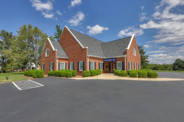 $1,000 | 1404 North Main Street, Shelbyville, TN 37160