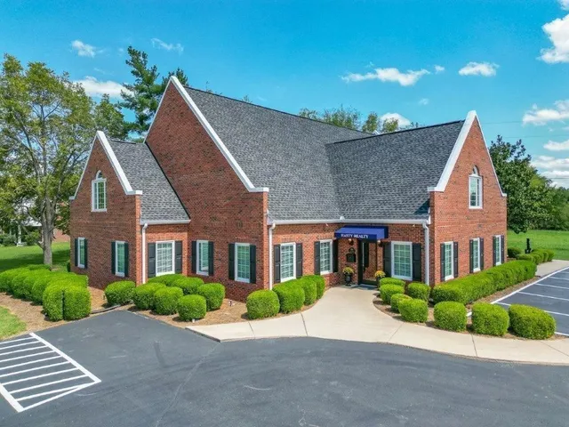 $1,000 | 1404 North Main Street, Shelbyville, TN 37160