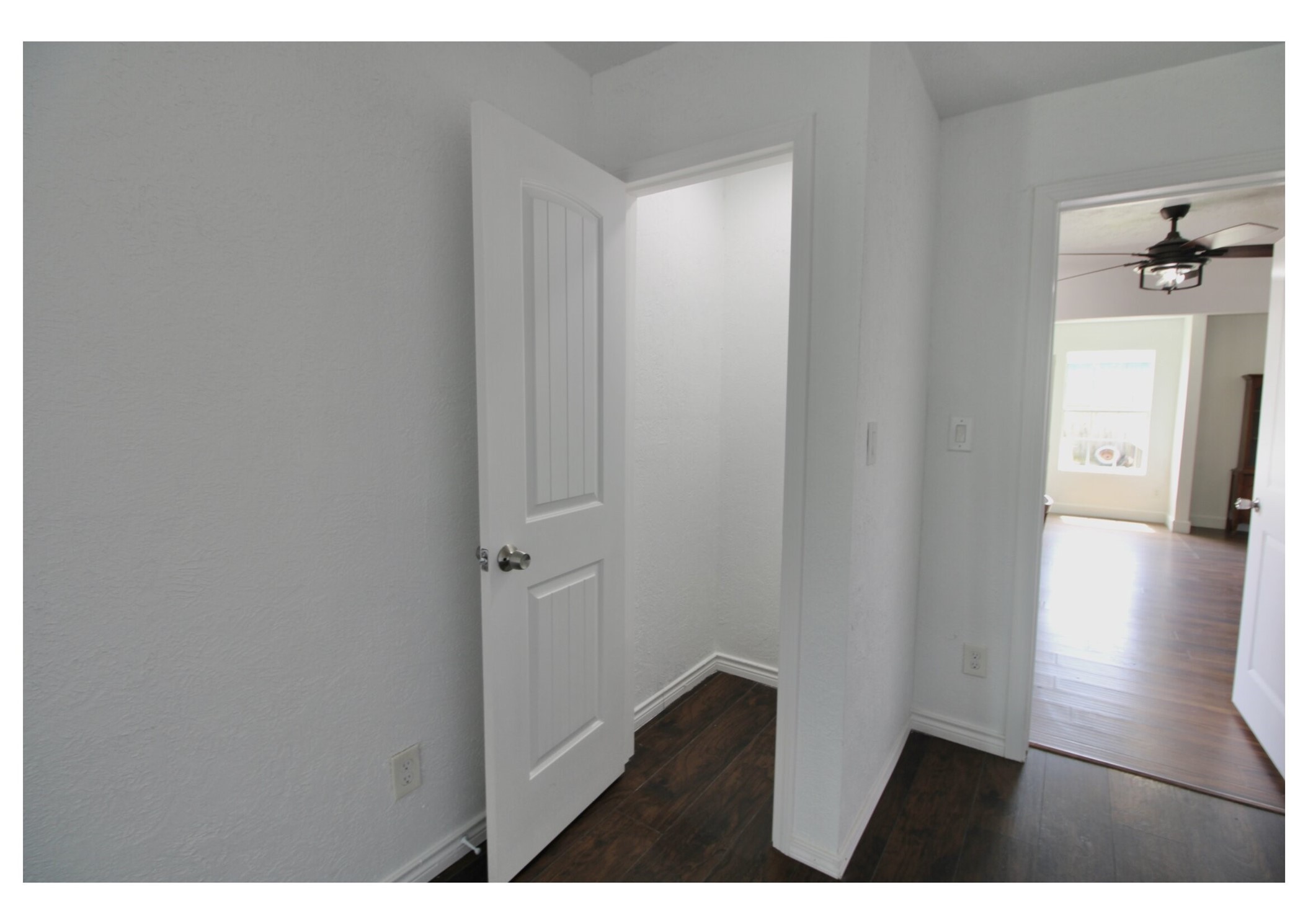 409 Robert Lee Road Houston, TX 77009 - Photo 18 of 32 Bedroom closet