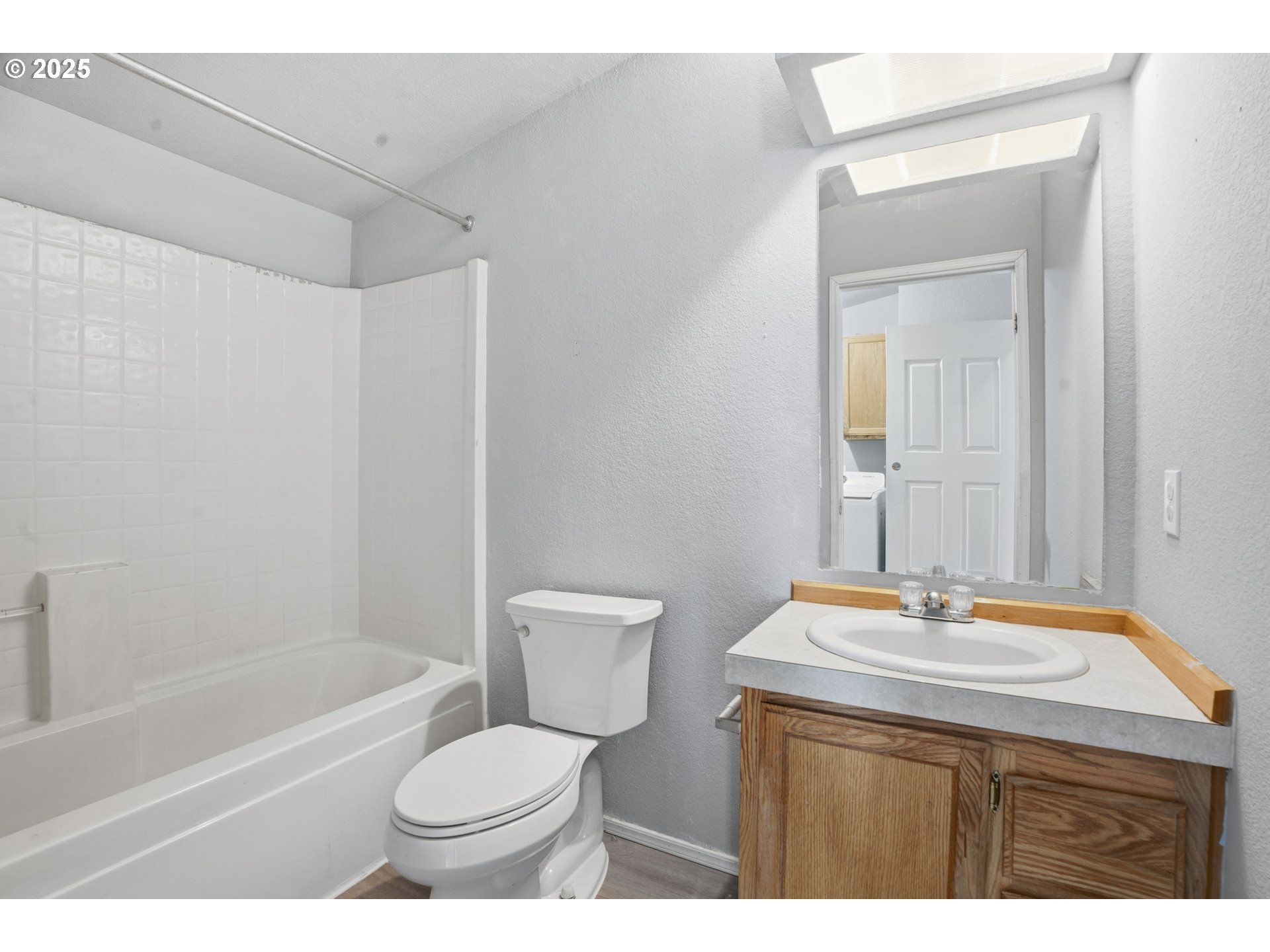 2154 Oregon Street, Unit 129 St. Helens, OR 97051 - Photo 10 of 25 Bathroom