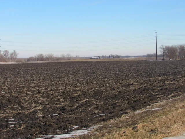 $839,625 | 35675 96th Street, Blue Earth, MN 56013