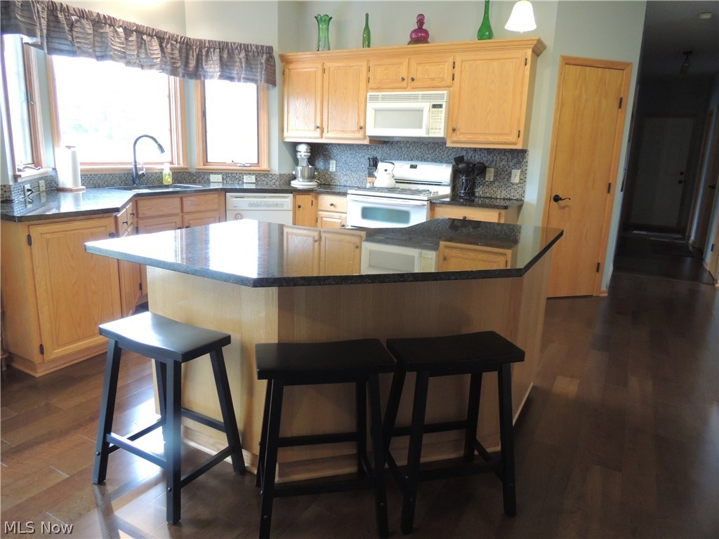 3759 Royal Rock Road Akron, OH 44321 - Photo 9 of 25