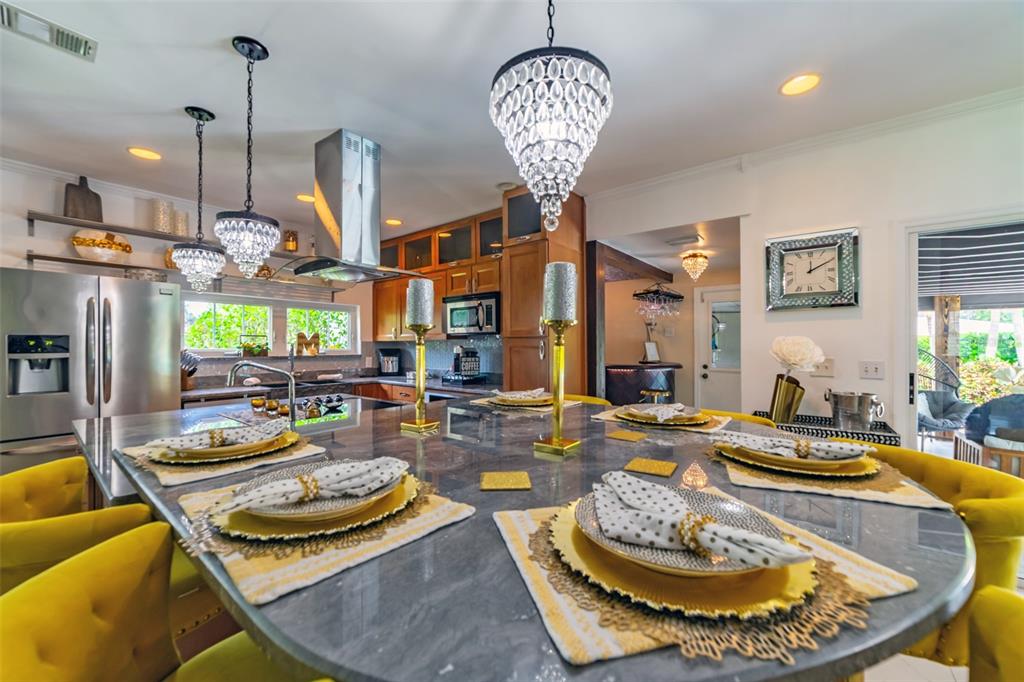 4201 West Dale Avenue Tampa, FL 33609 - Photo 24 of 77 a dining room with furniture