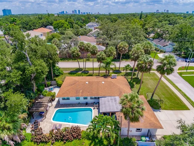 $10,000 | 4201 West Dale Avenue, Tampa, FL 33609