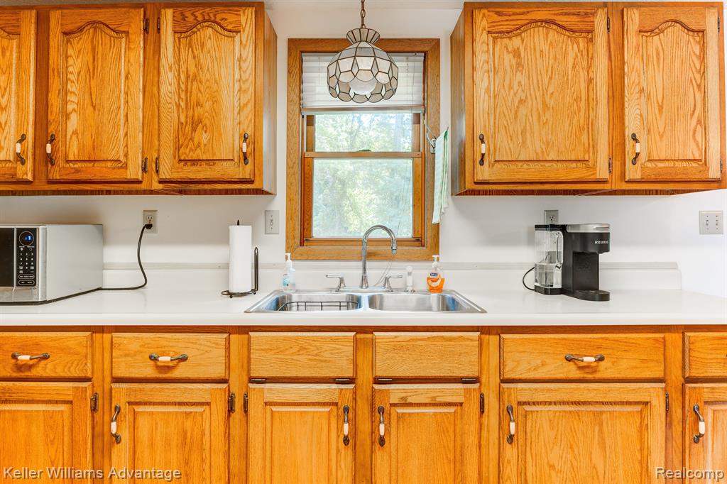 1605 Clark Lake Road Brighton, MI 48114 - Photo 10 of 33 Gallery Image 10