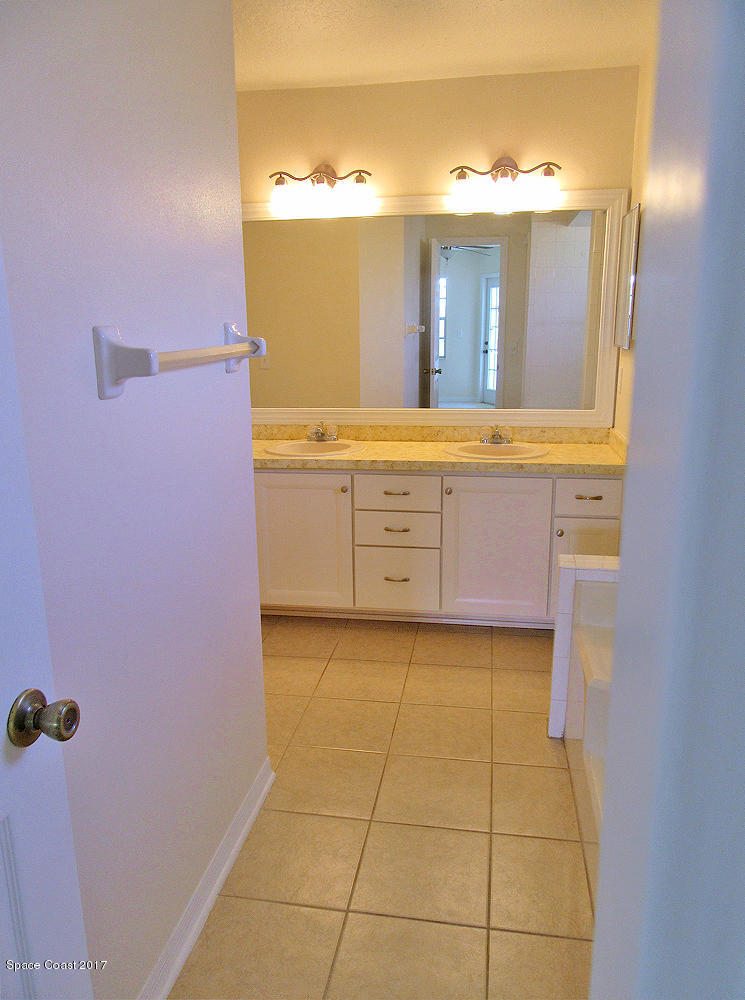 880 Evergreen Place Rockledge, FL 32955 - Photo 15 of 26 880Evergreen-MasterBath1
