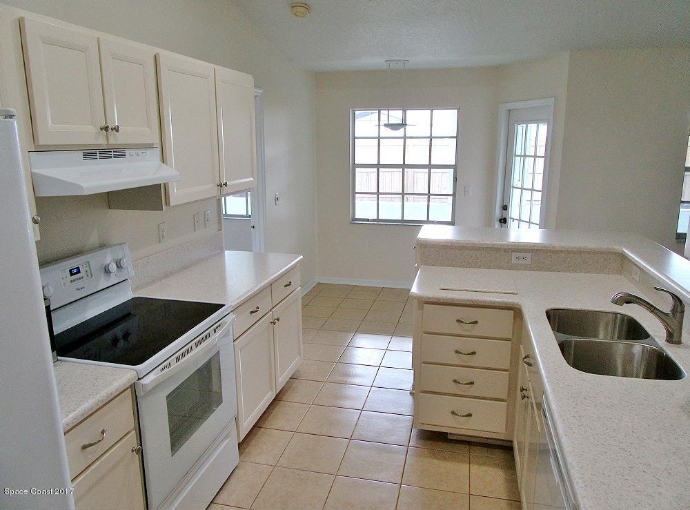 880 Evergreen Place Rockledge, FL 32955 - Photo 4 of 26 880Evergreen-Kitchen1