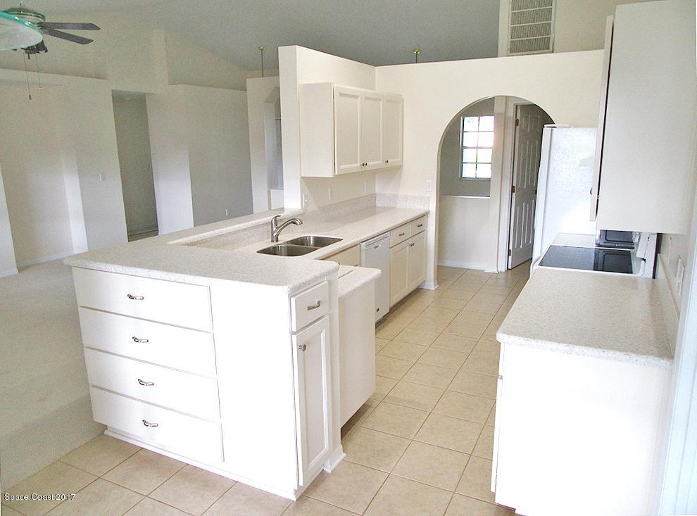880 Evergreen Place Rockledge, FL 32955 - Photo 5 of 26 880Evergreen-Kitchen2