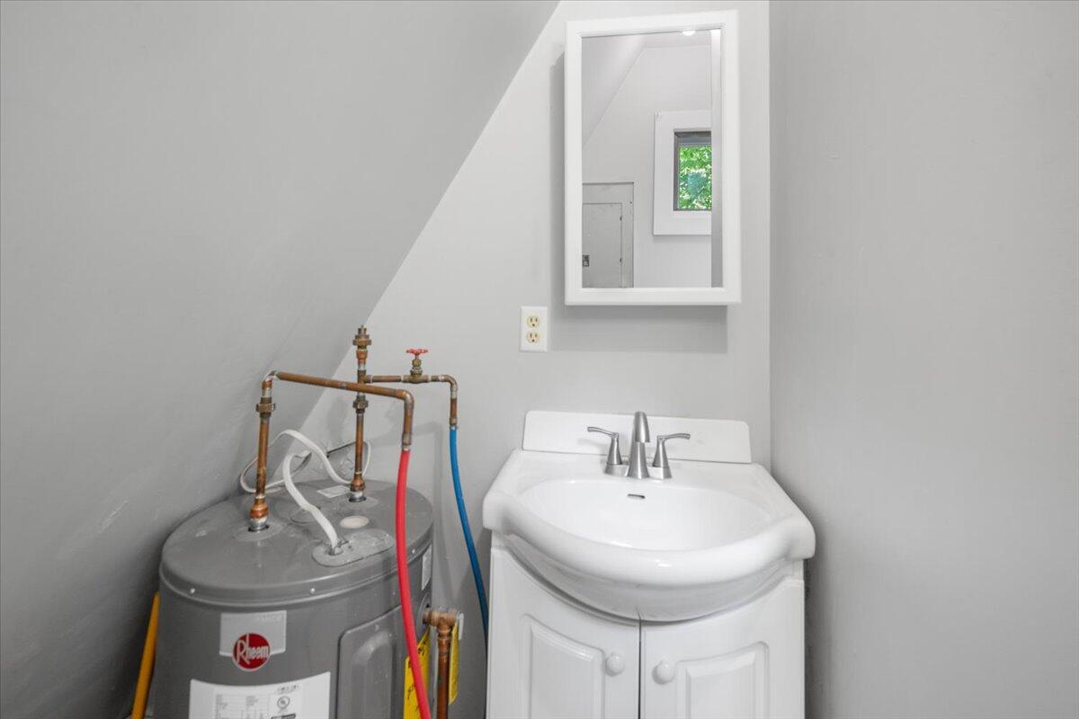 137 Harbor Road Naples, ME 04055 - Photo 10 of 43 11-137 Harbor Rd, Naples, ME-9