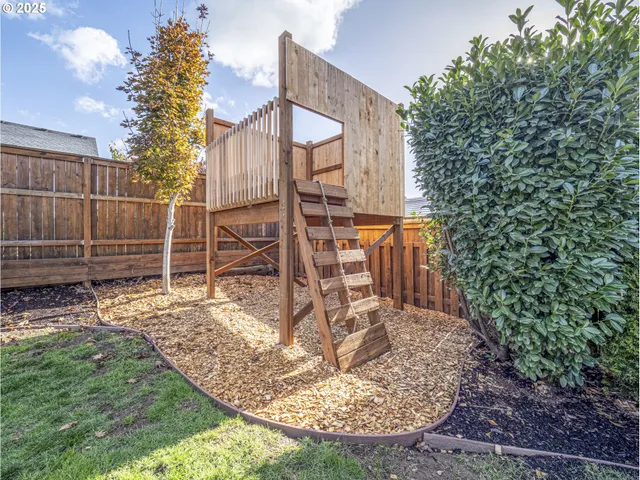 $650,000 | 1440 Meadow Avenue, Silverton, OR 97381