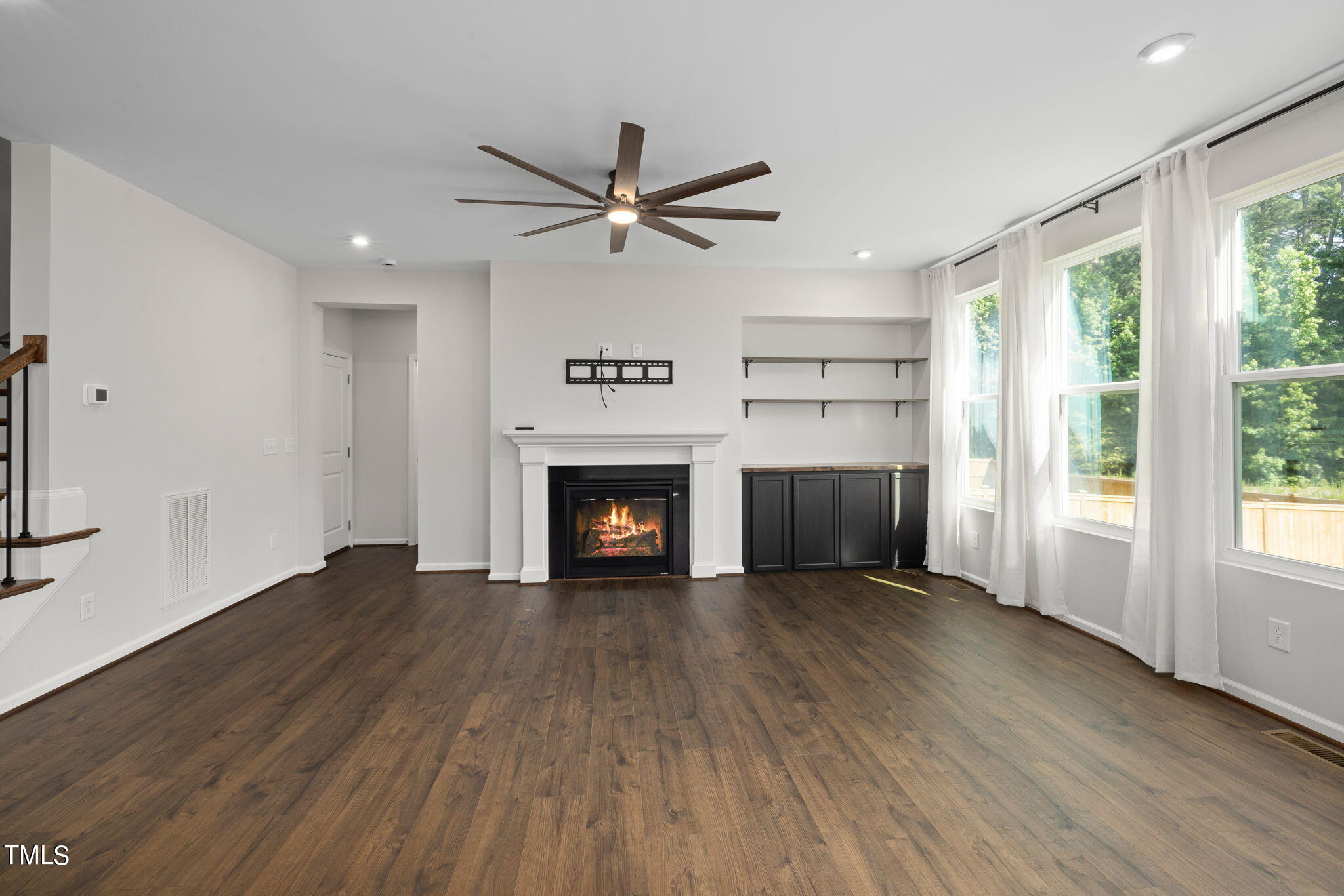 5045 Glenmorgan Lane Raleigh, NC 27616 - Photo 13 of 36 19-web-or-mls-7K5A6445 (2)
