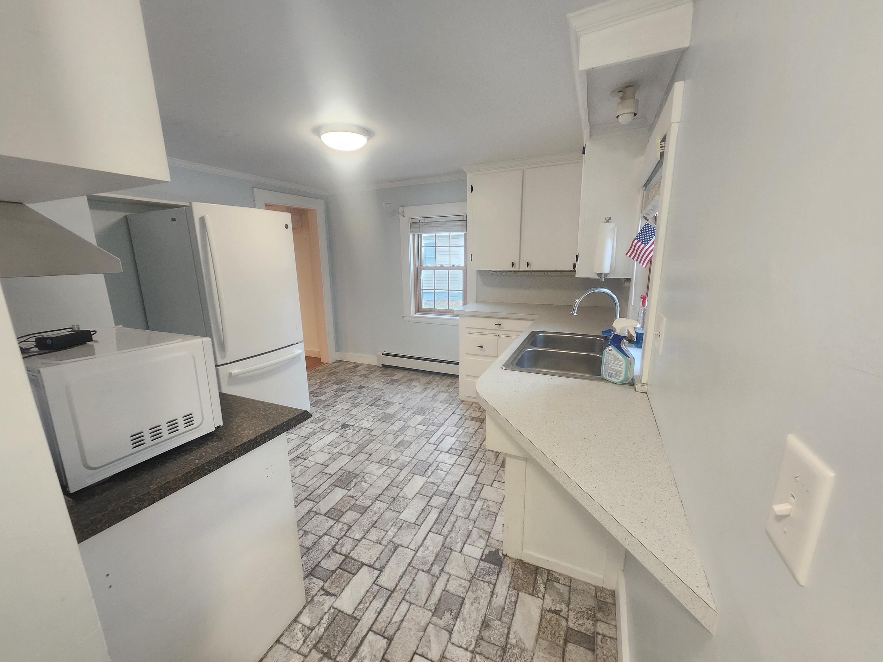 31 Ridgeway Avenue Sanford, ME 04073 - Photo 11 of 24 20251030_141116 (1)