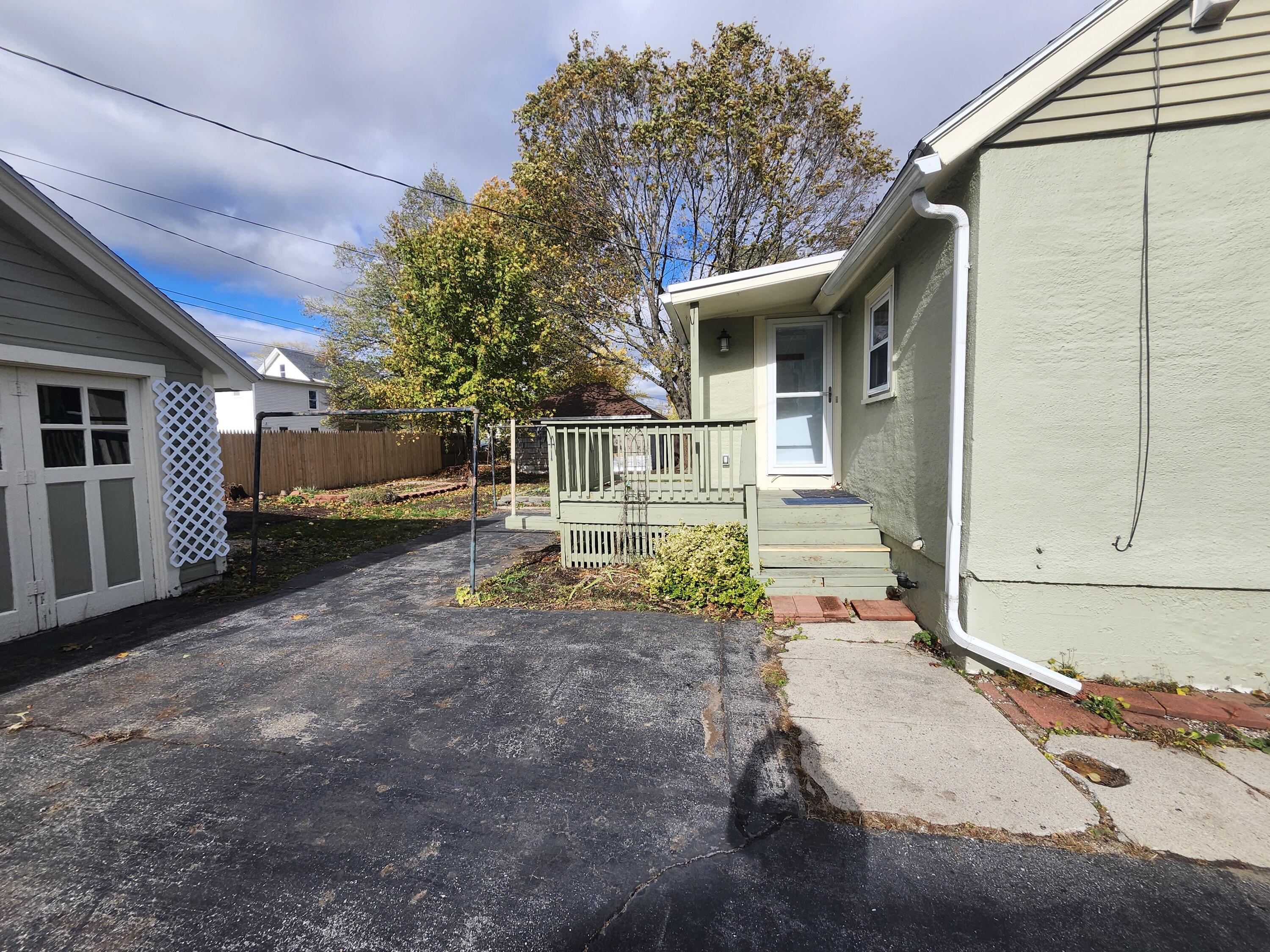 31 Ridgeway Avenue Sanford, ME 04073 - Photo 8 of 24 20251031_132944