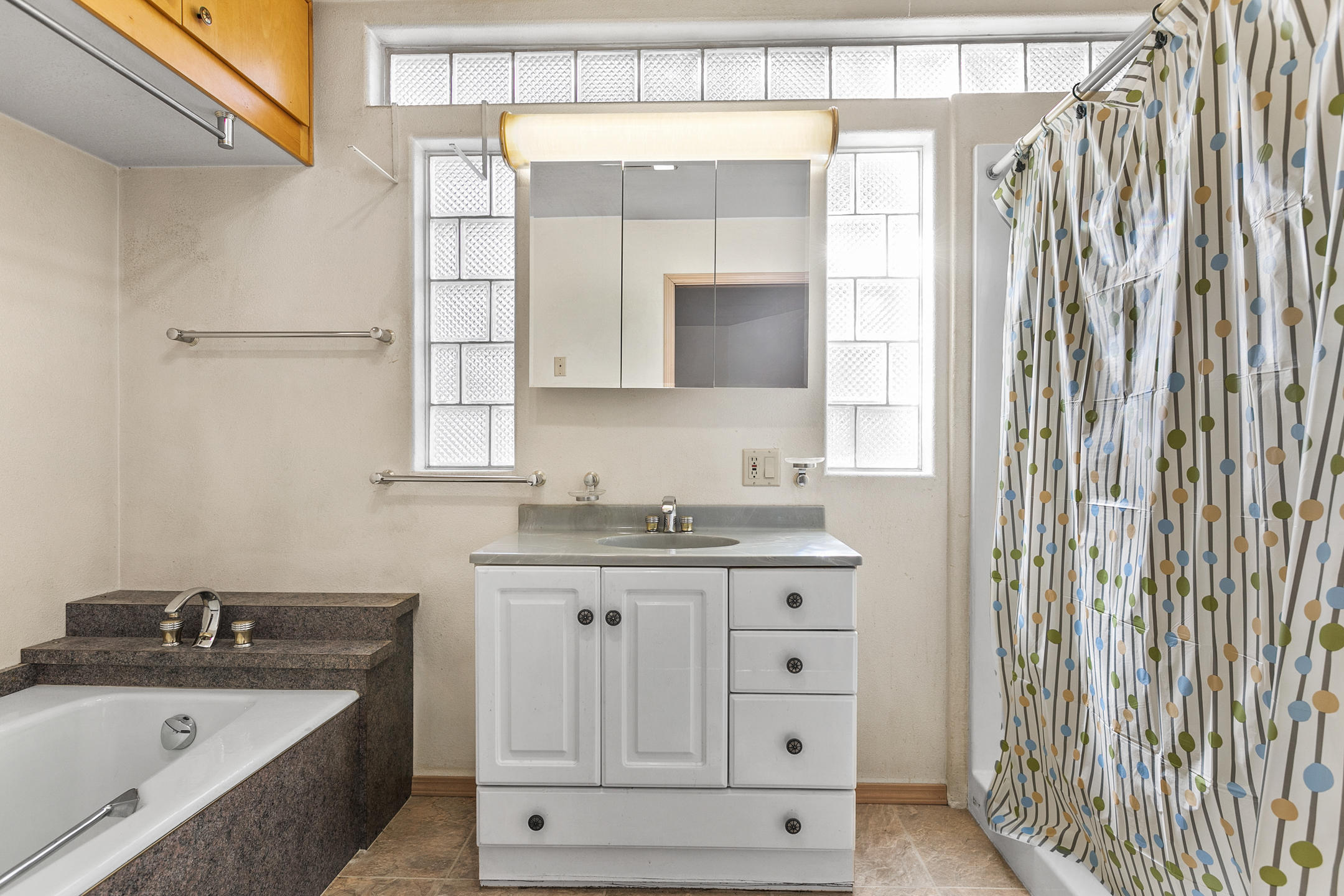 51485 Birch Road La Pine, OR 97739 - Photo 20 of 31 Master Bath