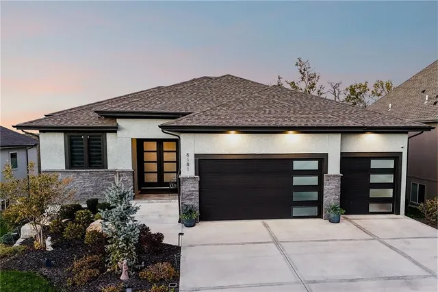 $915,000 | 8181 Valley Road, Lenexa, KS 66220