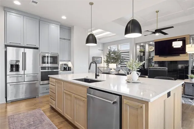 $915,000 | 8181 Valley Road, Lenexa, KS 66220