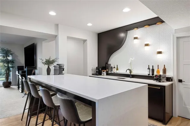 $915,000 | 8181 Valley Road, Lenexa, KS 66220