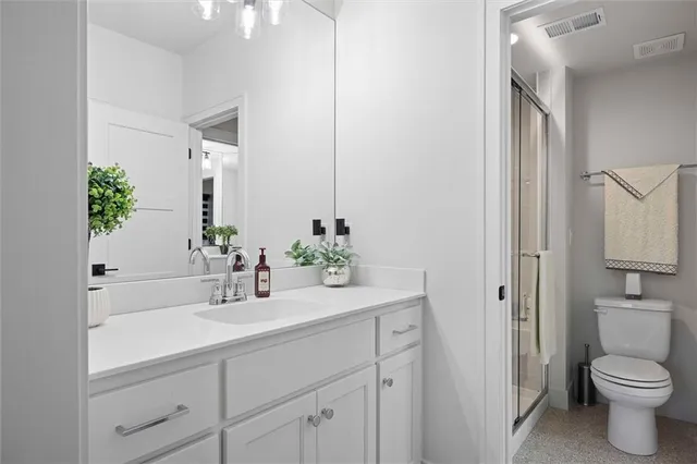 $915,000 | 8181 Valley Road, Lenexa, KS 66220