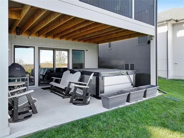 $915,000 | 8181 Valley Road, Lenexa, KS 66220