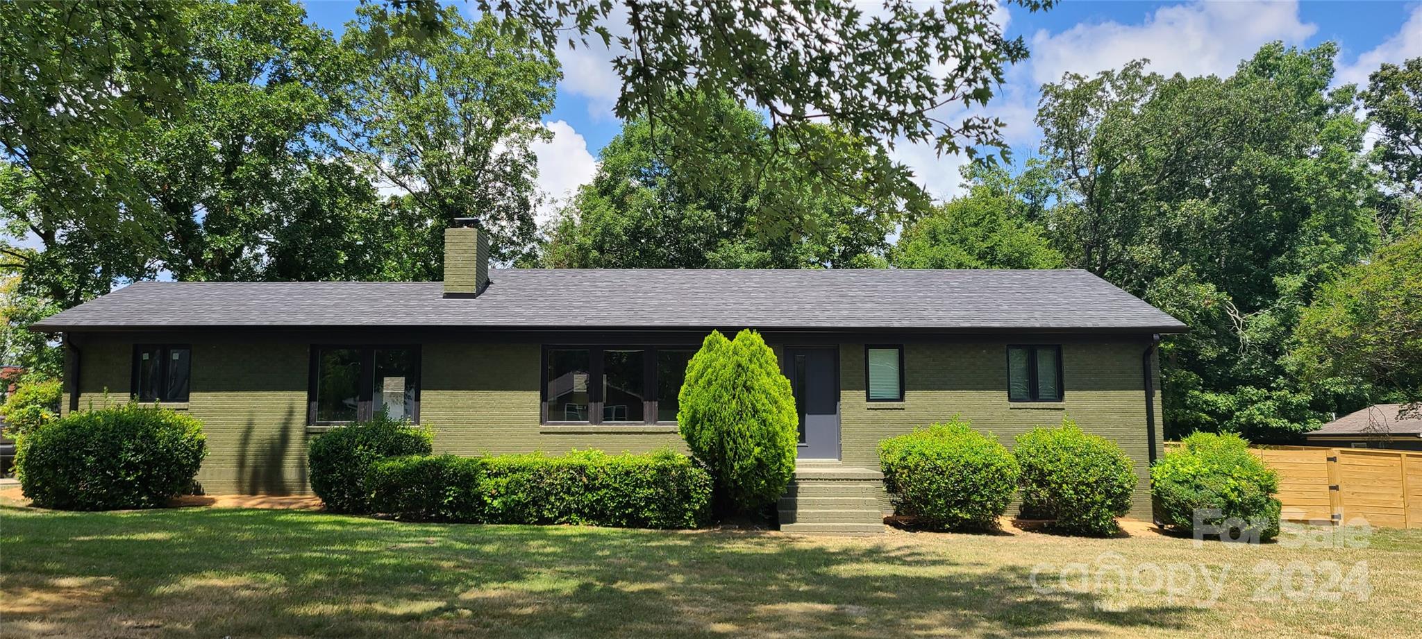 650 Fielding Road Charlotte, NC 28214 - Photo 3 of 37 Gallery Image 3
