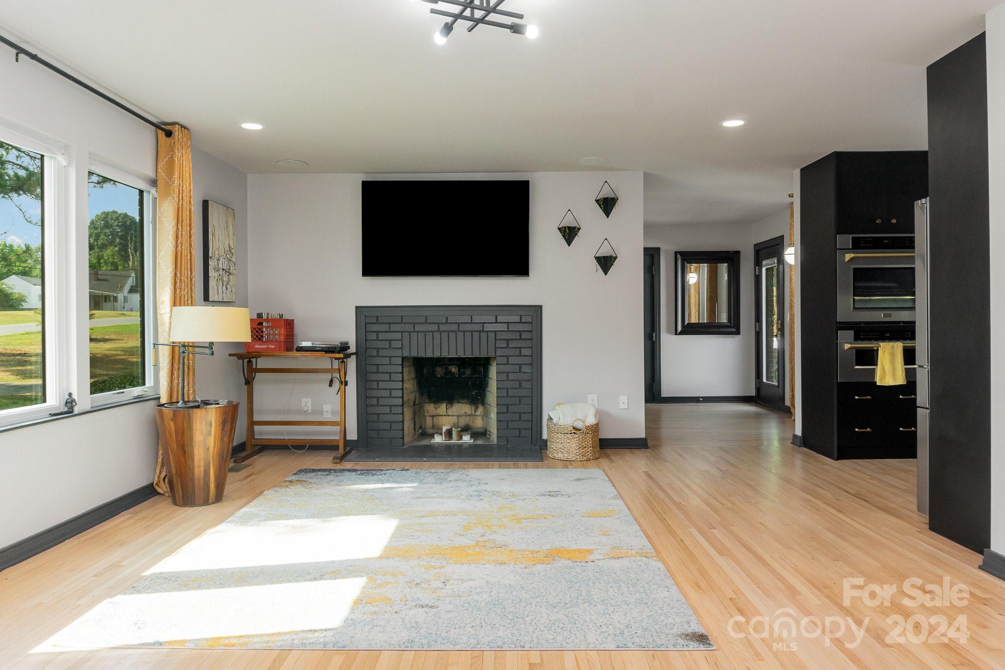 650 Fielding Road Charlotte, NC 28214 - Photo 8 of 37 Gallery Image 8